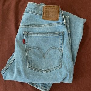 Levis wedgie for jeans